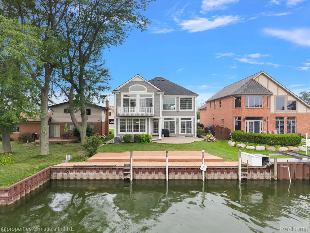 31975 Riverdale Street Harrison Charter Township, MI 48045