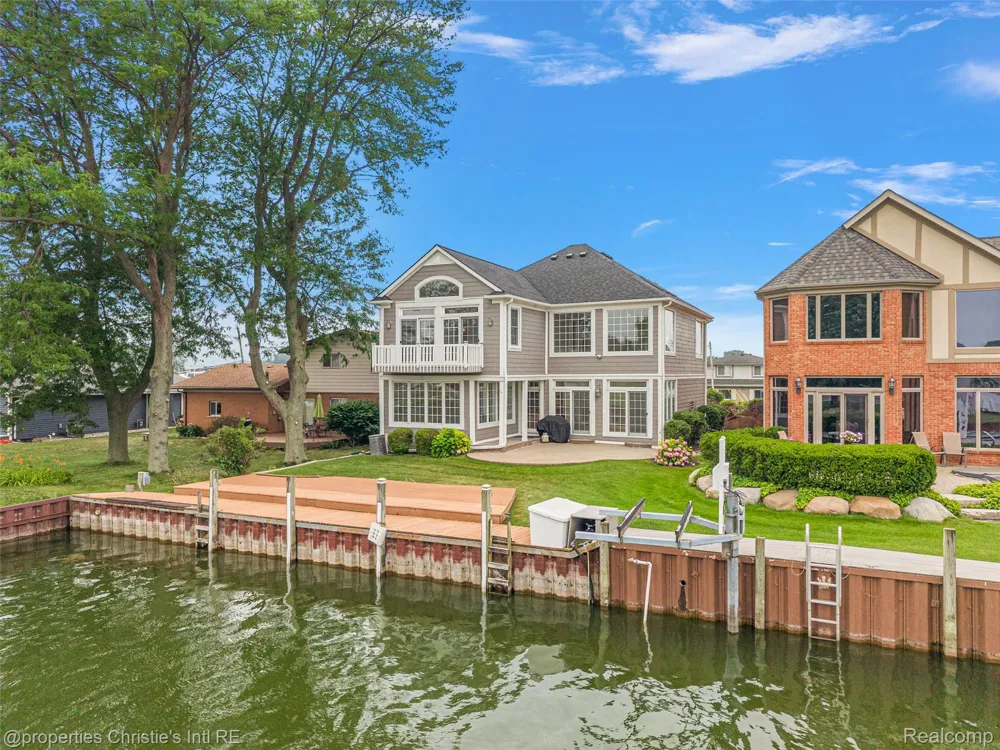 31975 Riverdale Street Harrison Charter Township, MI 48045