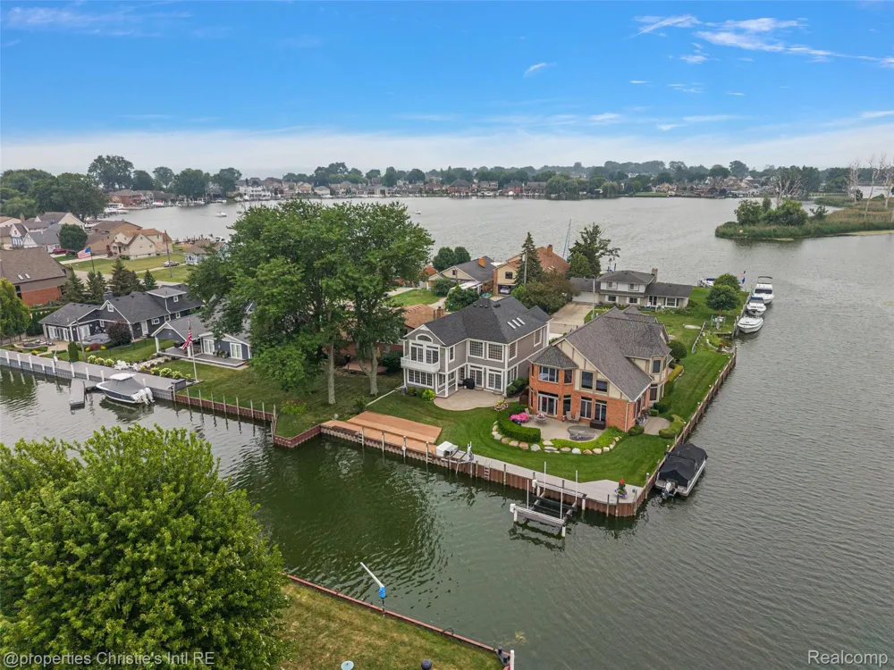 31975 Riverdale Street Harrison Charter Township, MI 48045