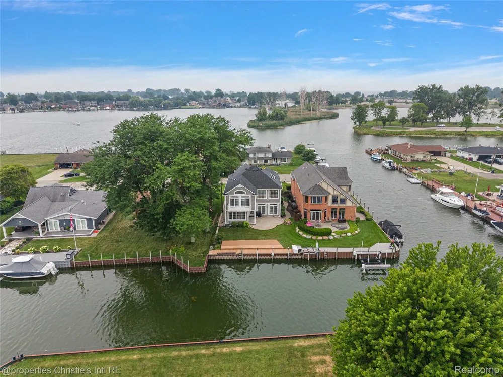 31975 Riverdale Street Harrison Charter Township, MI 48045
