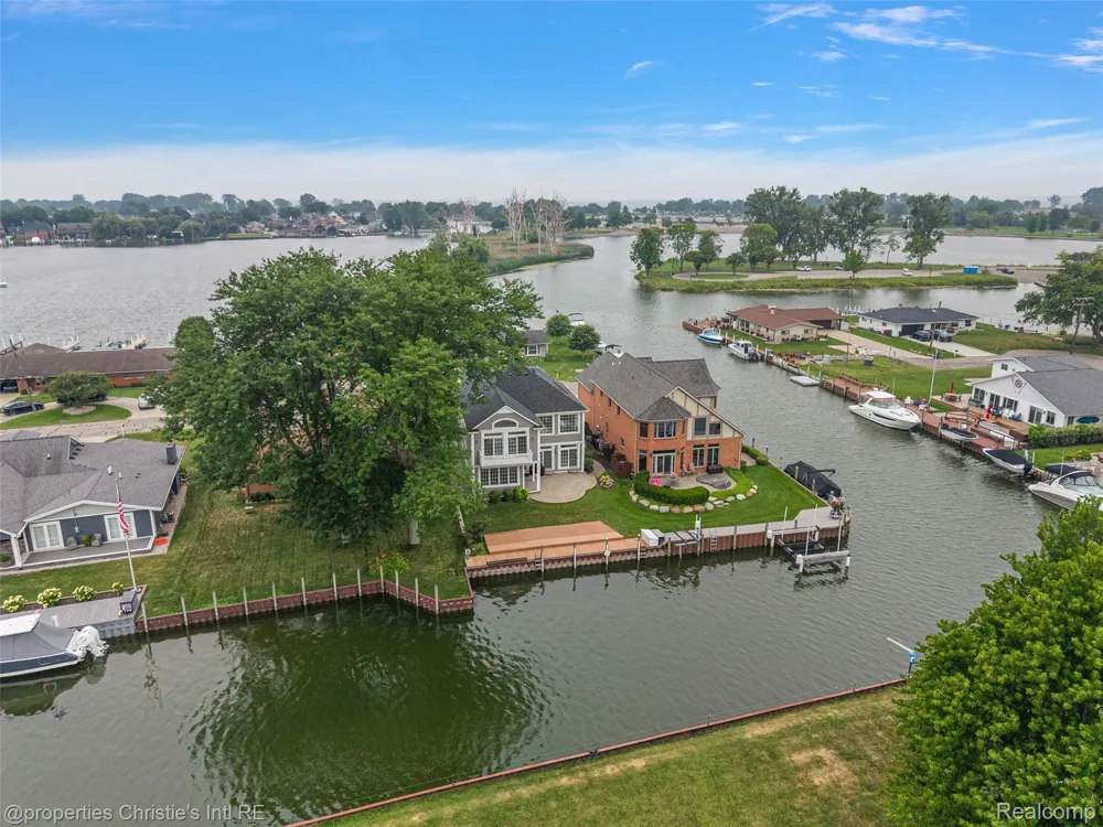 31975 Riverdale Street Harrison Charter Township, MI 48045