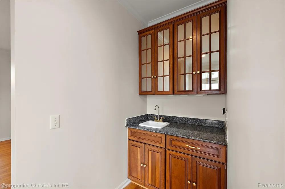 31975 Riverdale Street Harrison Charter Township, MI 48045