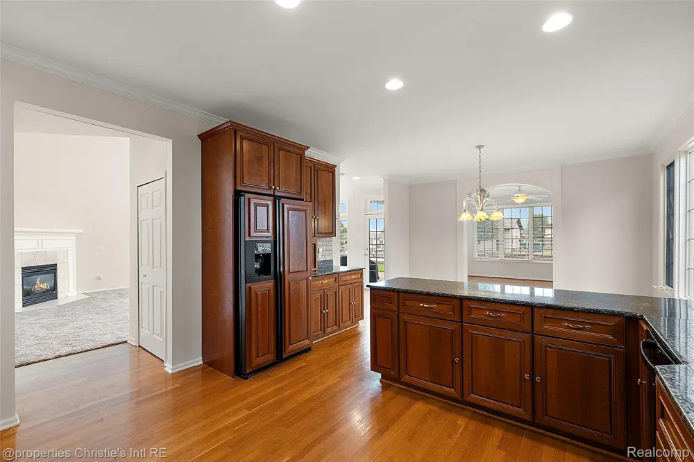 31975 Riverdale Street Harrison Charter Township, MI 48045