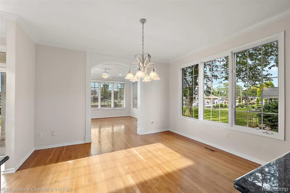 31975 Riverdale Street Harrison Charter Township, MI 48045