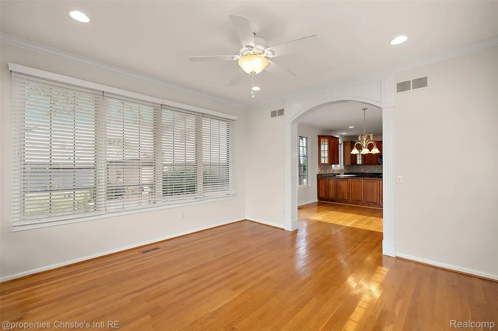 31975 Riverdale Street Harrison Charter Township, MI 48045