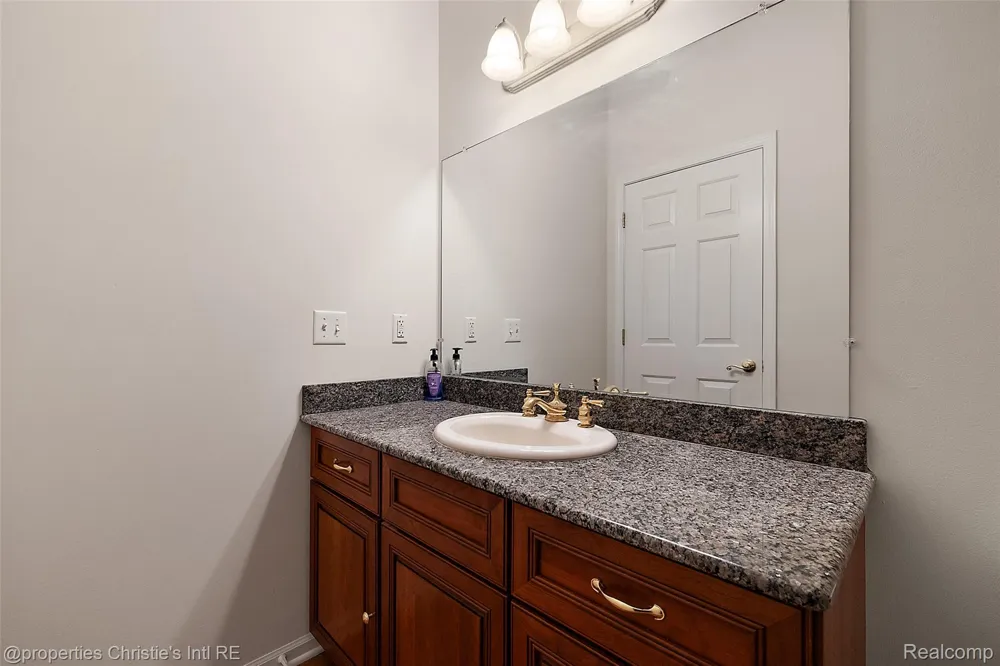 31975 Riverdale Street Harrison Charter Township, MI 48045