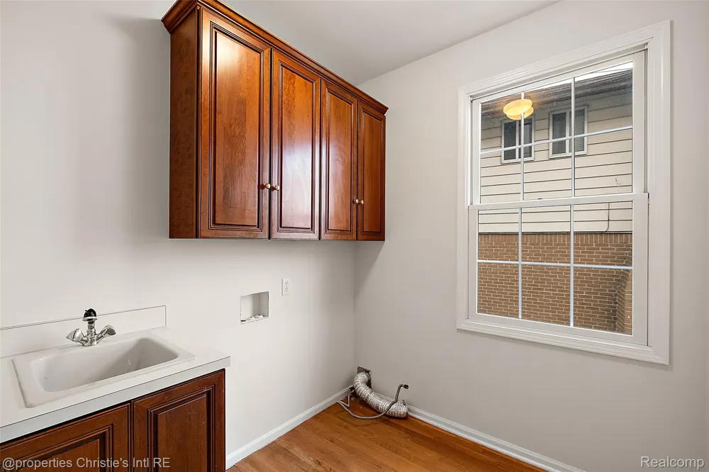 31975 Riverdale Street Harrison Charter Township, MI 48045