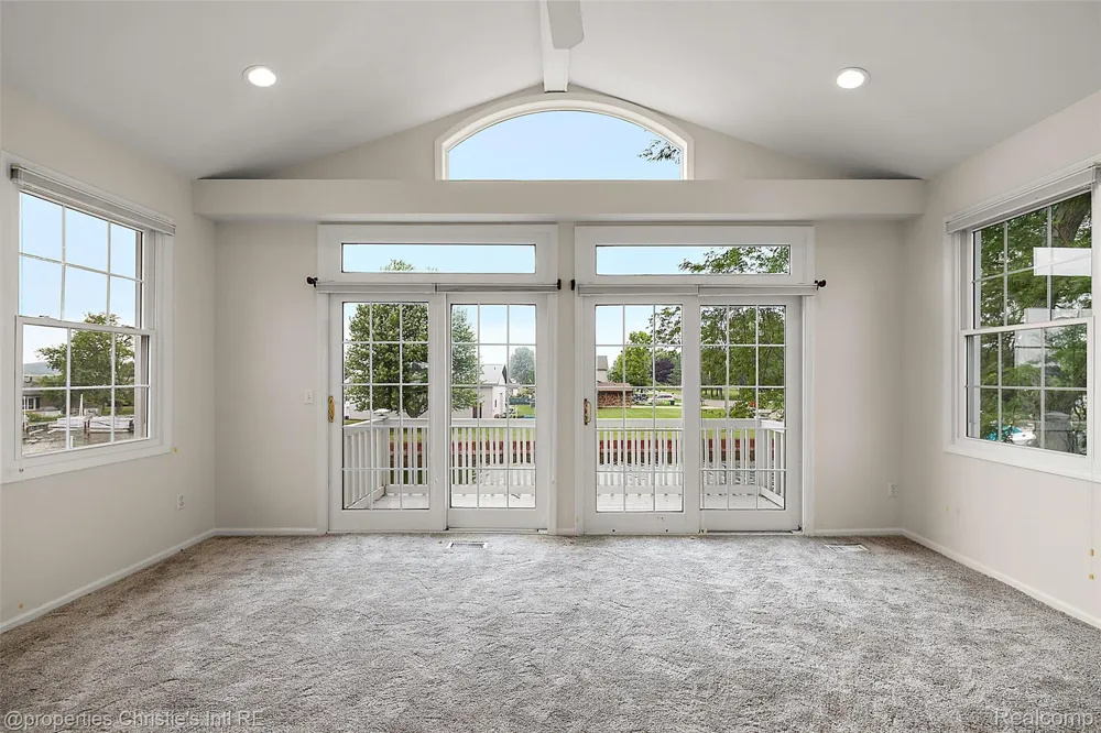 31975 Riverdale Street Harrison Charter Township, MI 48045