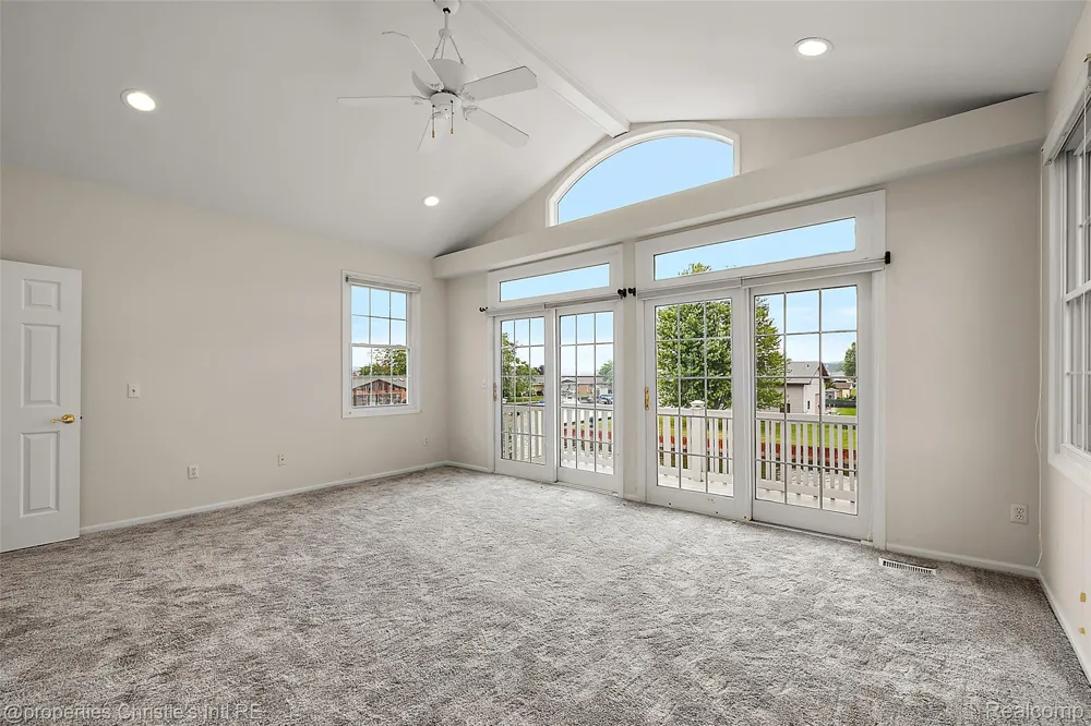 31975 Riverdale Street Harrison Charter Township, MI 48045