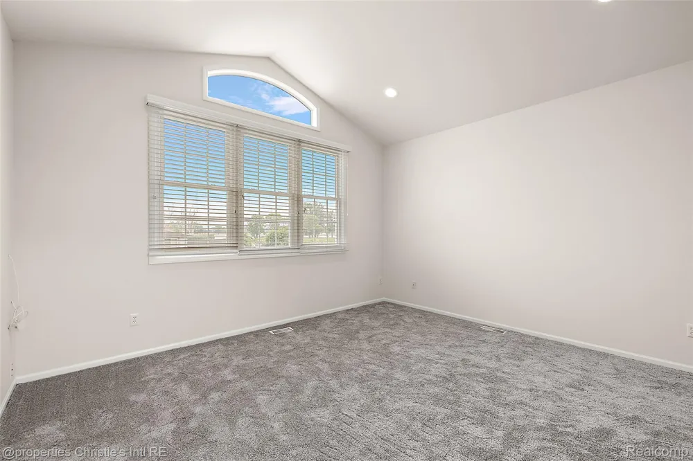 31975 Riverdale Street Harrison Charter Township, MI 48045