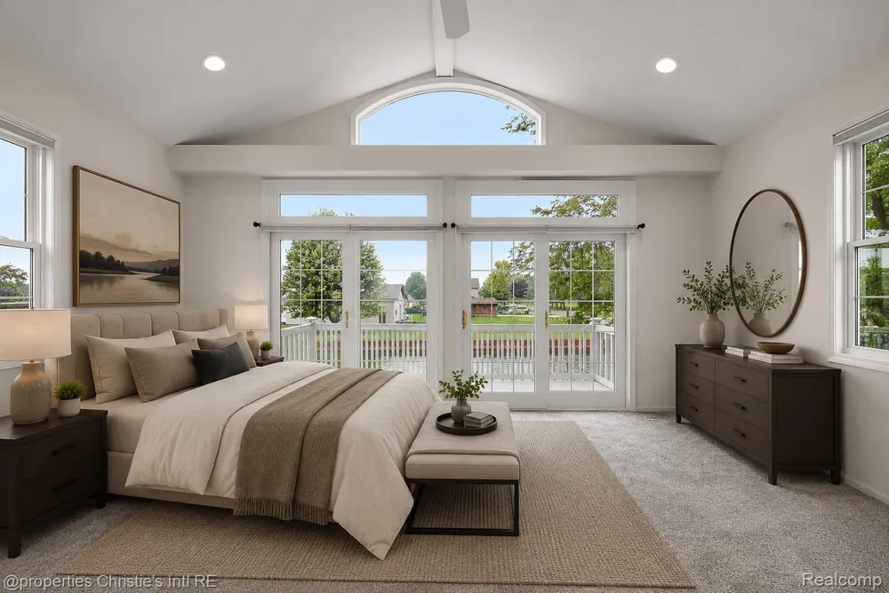 31975 Riverdale Street Harrison Charter Township, MI 48045