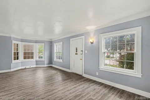 1981 Roslyn Road