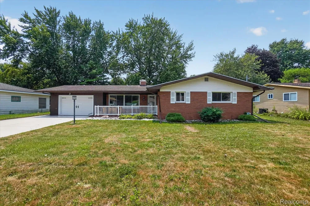 3504 Creekwood Drive Bridgeport Charter Township, MI 48601