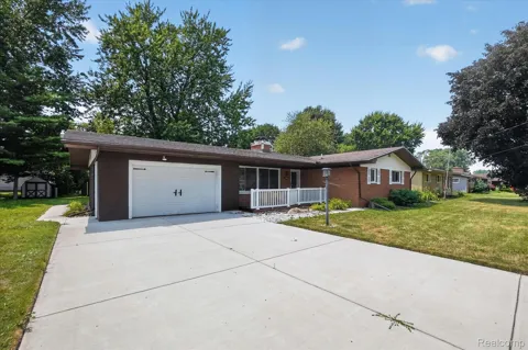 3504 Creekwood Drive