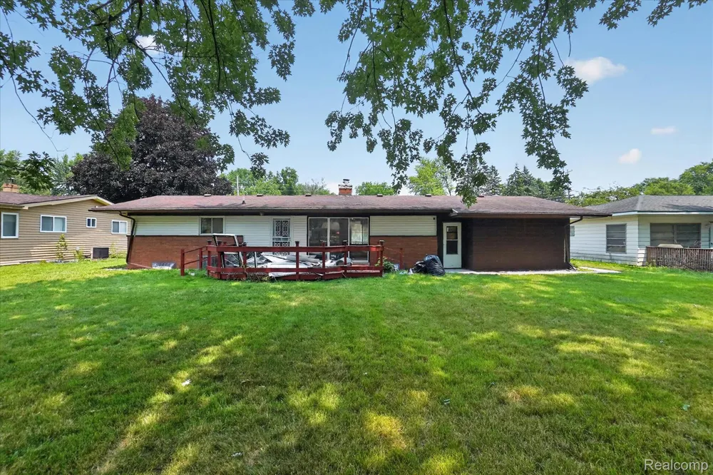 3504 Creekwood Drive Bridgeport Charter Township, MI 48601