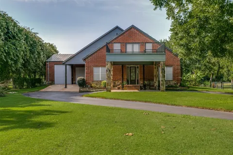 1290 Fox Lane