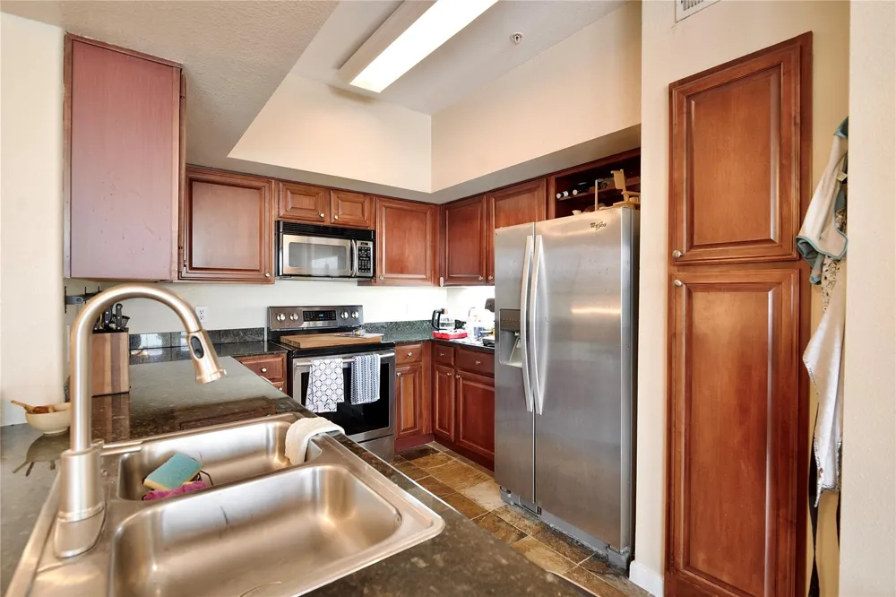 7575 Kirby Drive #1410 Houston, TX 77030