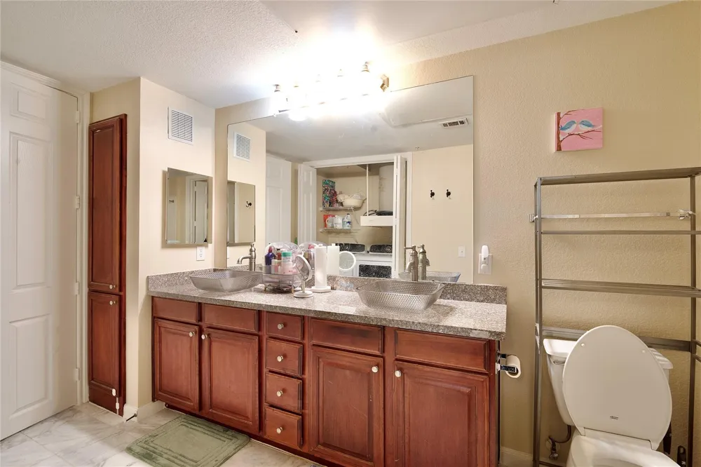 7575 Kirby Drive #1410 Houston, TX 77030