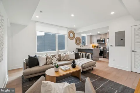 2000 DREER STREET #506