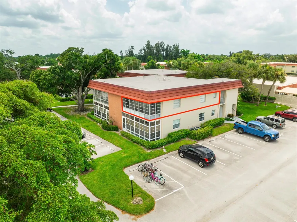 26 Pine Arbor Lane #207 Vero Beach, FL 32962