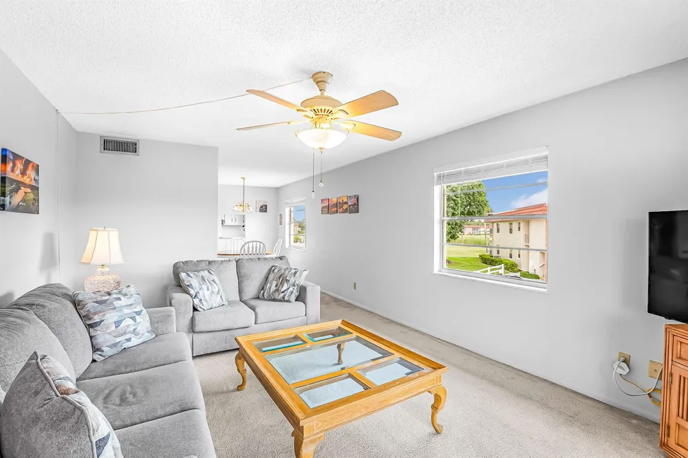 26 Pine Arbor Lane #207 Vero Beach, FL 32962