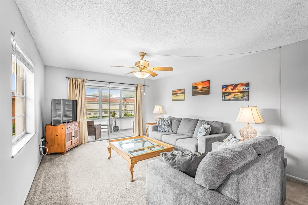 26 Pine Arbor Lane #207 Vero Beach, FL 32962