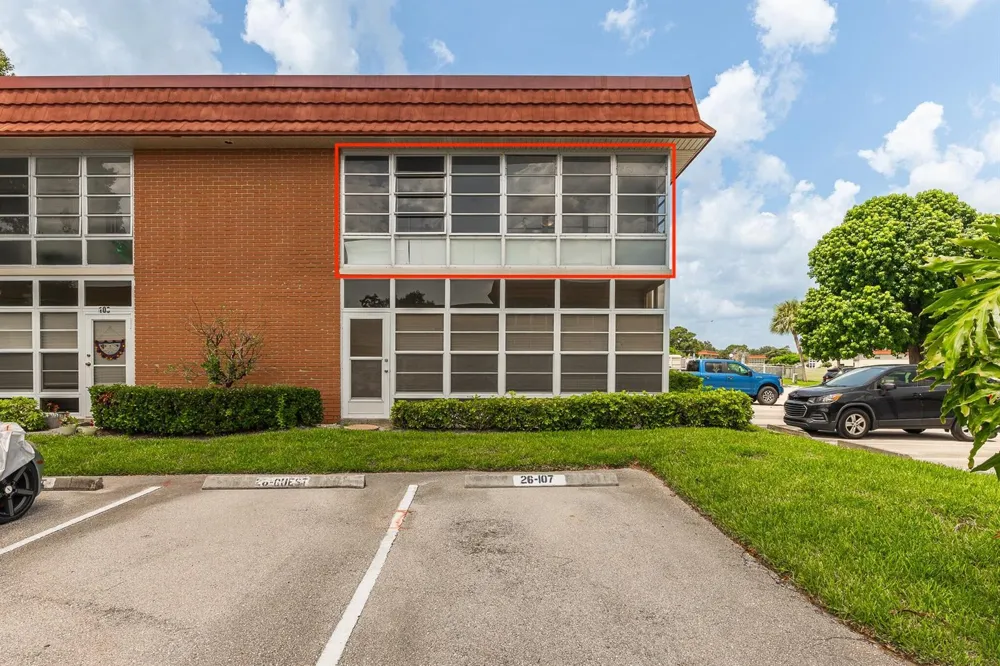 26 Pine Arbor Lane #207 Vero Beach, FL 32962