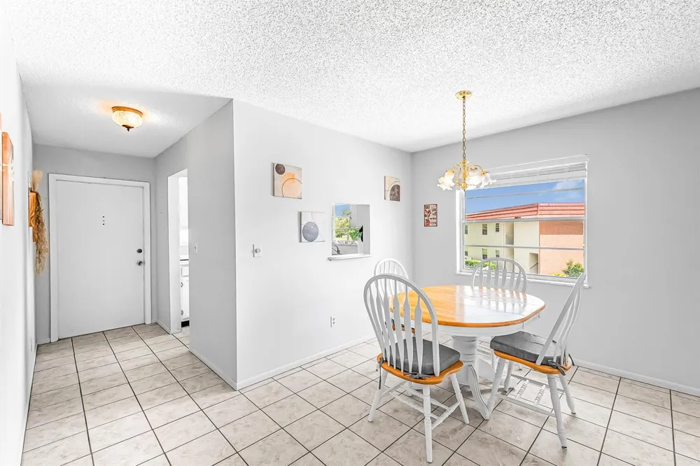 26 Pine Arbor Lane #207 Vero Beach, FL 32962