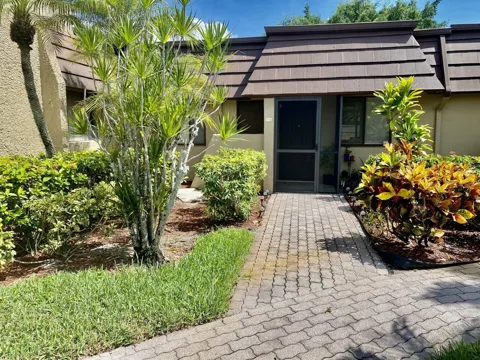 4501 FOUNTAINS DRIVE S #106
