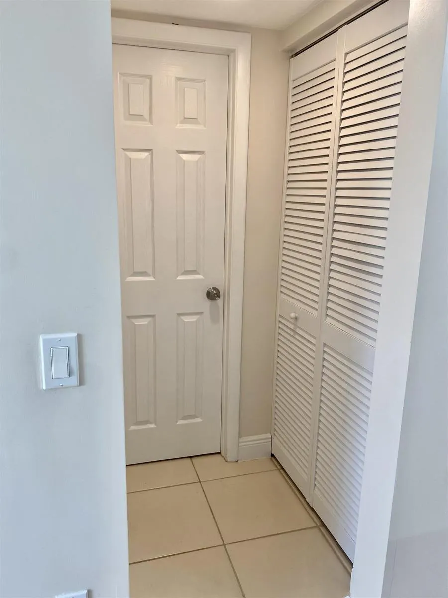 4501 FOUNTAINS DRIVE S #106 Lake Worth, FL 33467