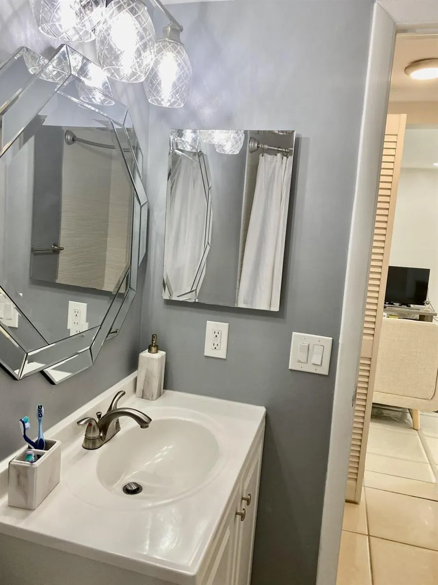 4501 FOUNTAINS DRIVE S #106 Lake Worth, FL 33467