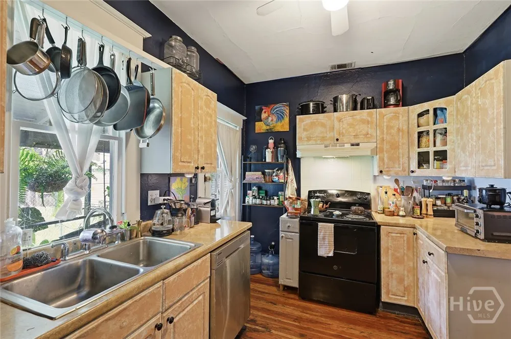 1218 E 48th Street Savannah, GA 31404