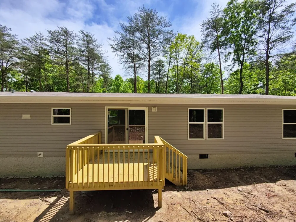 321 Lakeside Drive Graysville, TN 37338