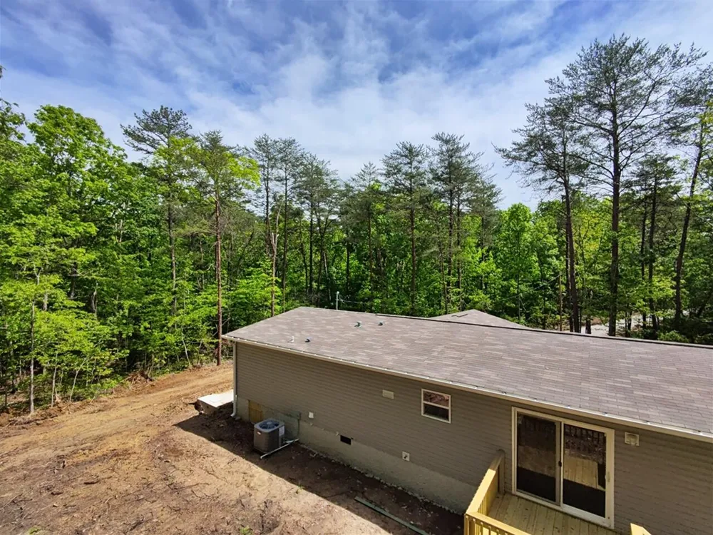 321 Lakeside Drive Graysville, TN 37338