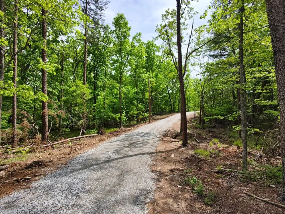 321 Lakeside Drive Graysville, TN 37338