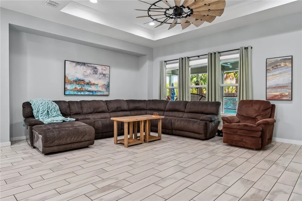 137 Angel Oak Drive Rockport, TX 78382