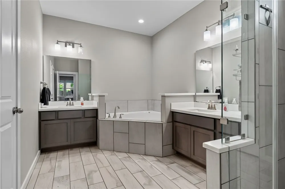 137 Angel Oak Drive Rockport, TX 78382