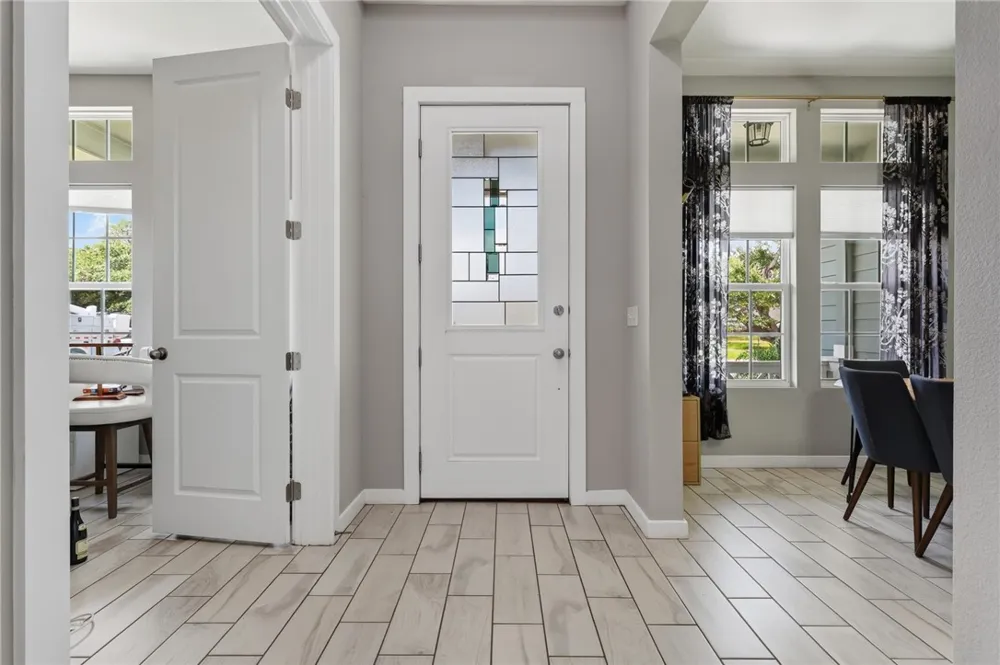 137 Angel Oak Drive Rockport, TX 78382