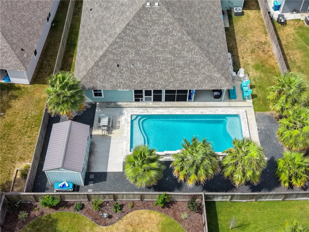 137 Angel Oak Drive Rockport, TX 78382