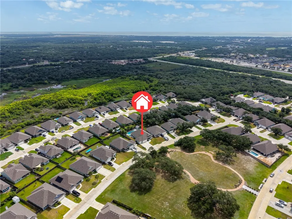137 Angel Oak Drive Rockport, TX 78382