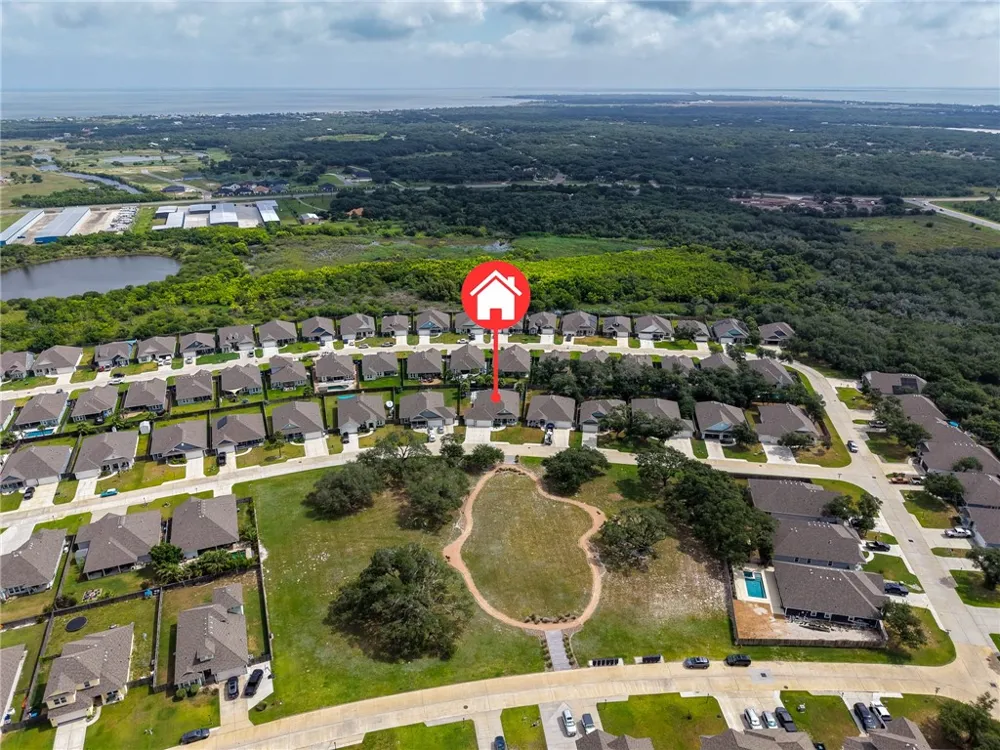 137 Angel Oak Drive Rockport, TX 78382
