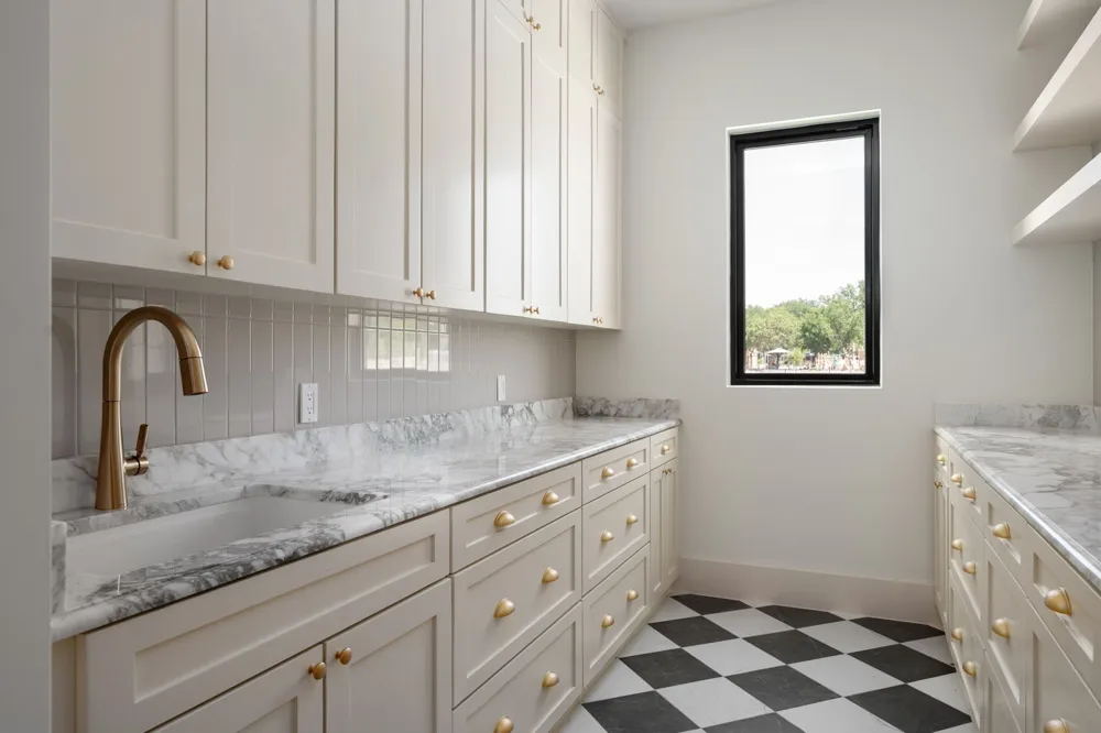 6452 Walnut Hill Lane Dallas, TX 75230