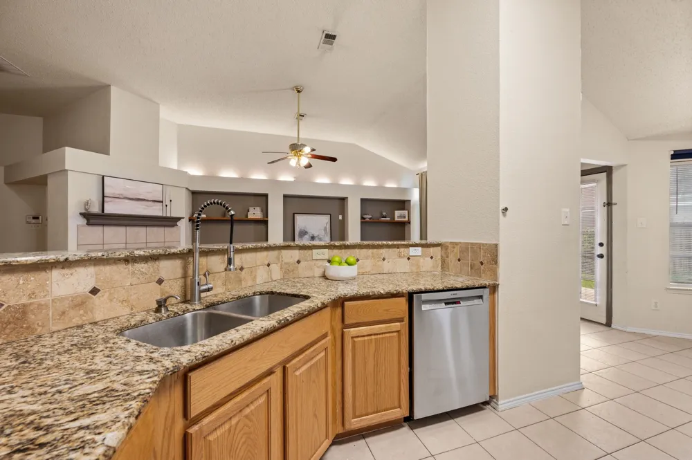 4700 Woodhaven Haltom City, TX 76137