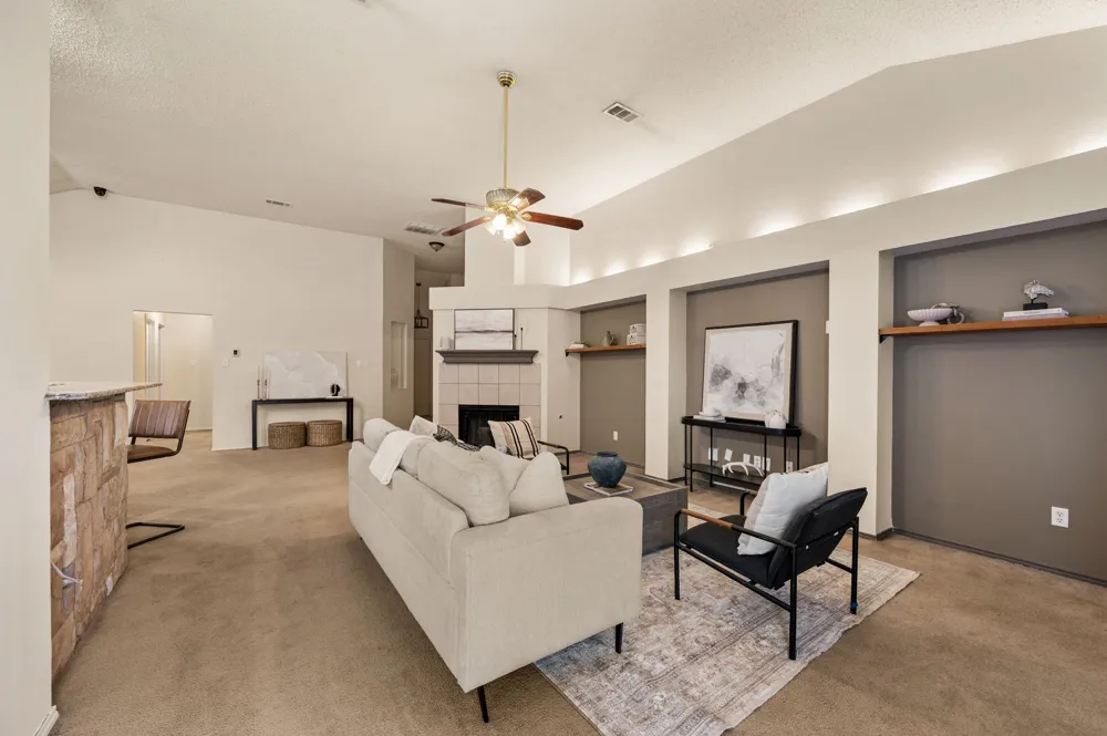 4700 Woodhaven Haltom City, TX 76137