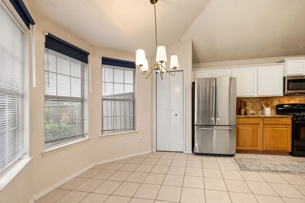 4700 Woodhaven Haltom City, TX 76137