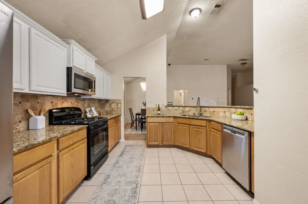 4700 Woodhaven Haltom City, TX 76137