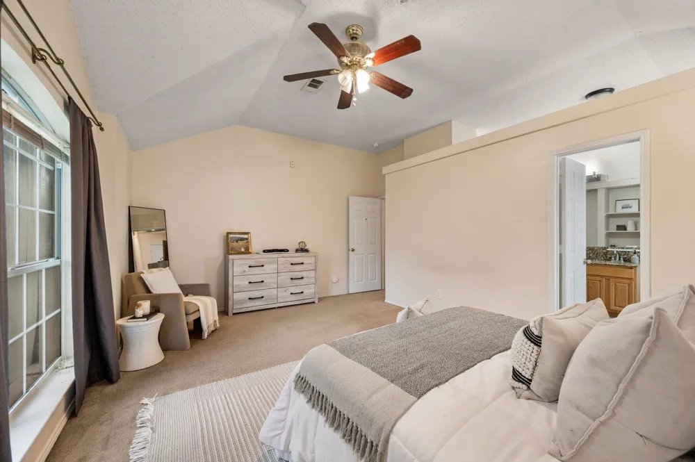 4700 Woodhaven Haltom City, TX 76137