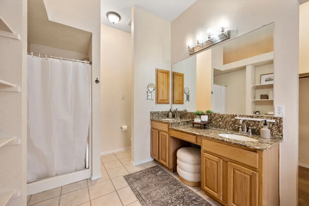 4700 Woodhaven Haltom City, TX 76137
