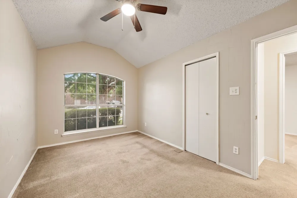 4700 Woodhaven Haltom City, TX 76137