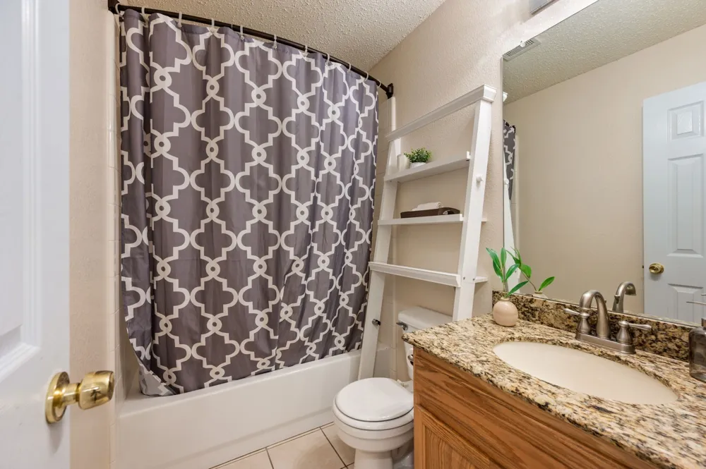 4700 Woodhaven Haltom City, TX 76137